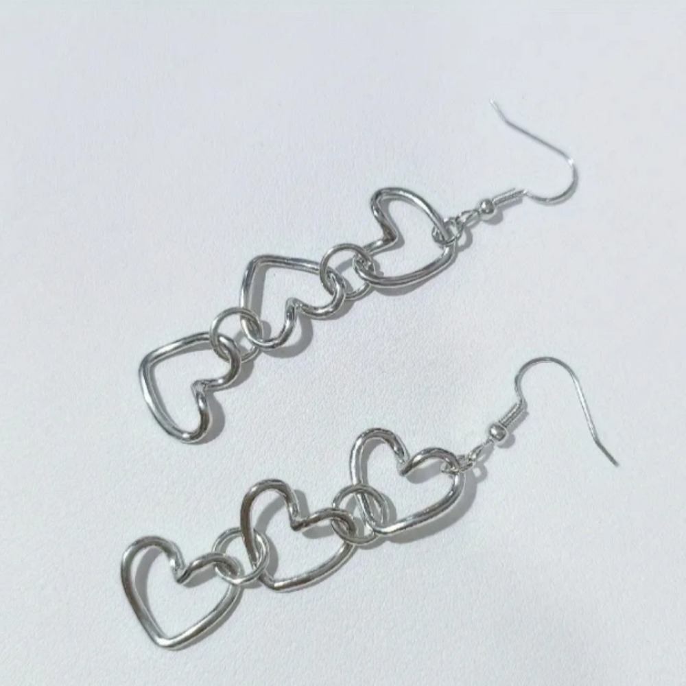♥️I Individually $10 Or Bundle 5/$20 Silver Heart Dangle Earrings